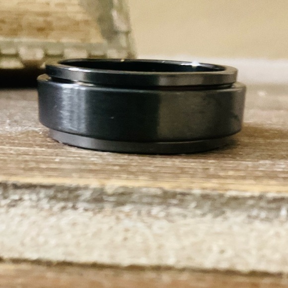 Unisex Black Rotating Stainless Steel Fidget Ring Size 9 - Picture 5 of 8